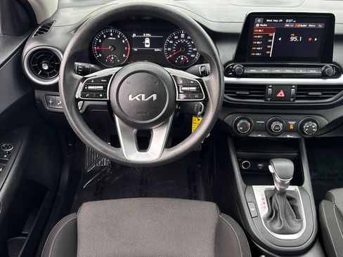 Used 2024 Kia Forte LXS w/ LXS Technology Package image 28