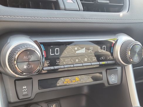 Certified 2024 Toyota RAV4 XLE w/ Convenience Package FWD image 27