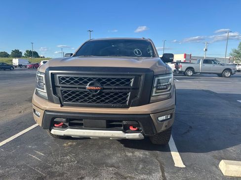 Used 2020 Nissan Titan PRO-4X w/ Pro-4x Convenience Package AWD/4WD image 2