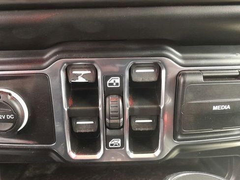 Used 2023 Jeep Gladiator Overland image 26