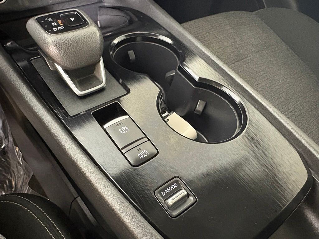 Used 2023 Nissan Rogue SV FWD image 34