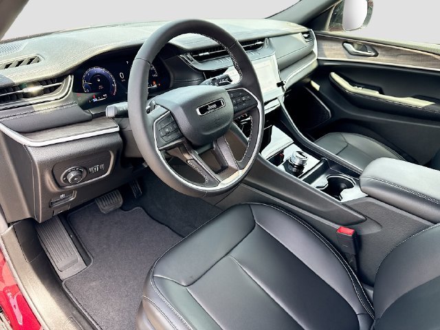 New 2026 Jeep Grand Cherokee Limited w/ Limited Altitude Package RWD image 6