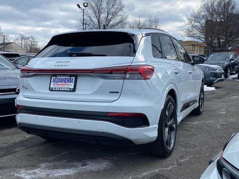 Used 2024 Audi Q4 e-tron Prestige w/ Black Optic Package image 3