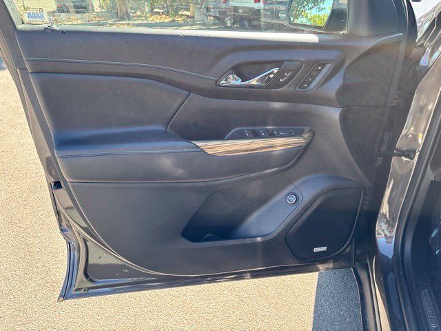 Used 2019 GMC Acadia Denali w/ Technology Package AWD/4WD image 16