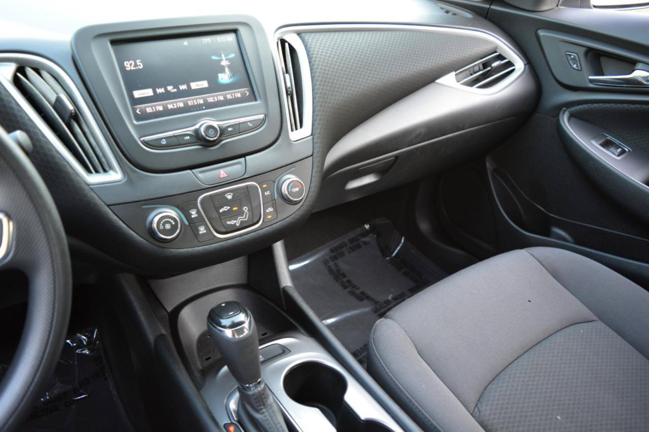 Used 2017 Chevrolet Malibu LS FWD image 21