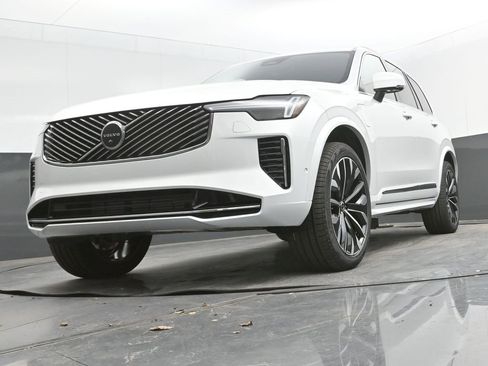 New 2026 Volvo XC90 T8 Ultra w/ Protection Package Premier image 26