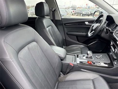 Used 2020 Audi Q5 2.0T Premium w/ Convenience Package image 18