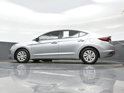 Used 2020 Hyundai Elantra SE FWD image 23