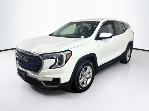 Used 2024 GMC Terrain SLE FWD image 3