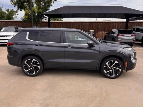 Used 2024 Mitsubishi Outlander SE AWD/4WD image 9