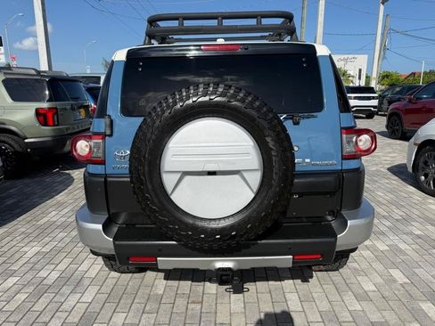 Used 2012 Toyota FJ Cruiser 4WD image 6