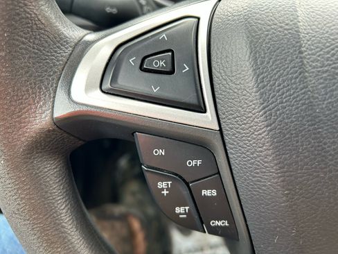 Used 2015 Ford Fusion SE image 18