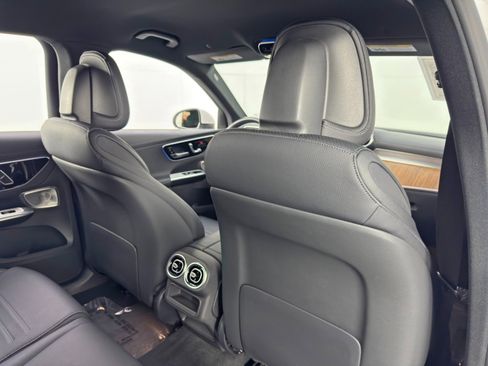 Used 2023 Mercedes-Benz GLC 300 w/ Pinnacle Trim Package image 41