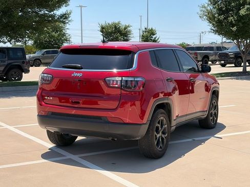 Used 2025 Jeep Compass Sport AWD/4WD image 9