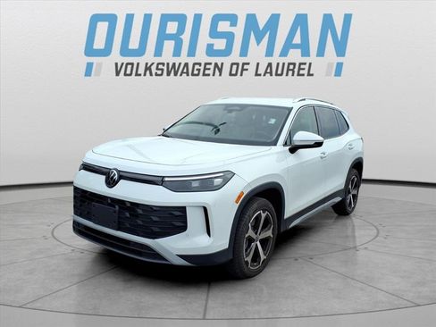 Used 2025 Volkswagen Tiguan SE image 5