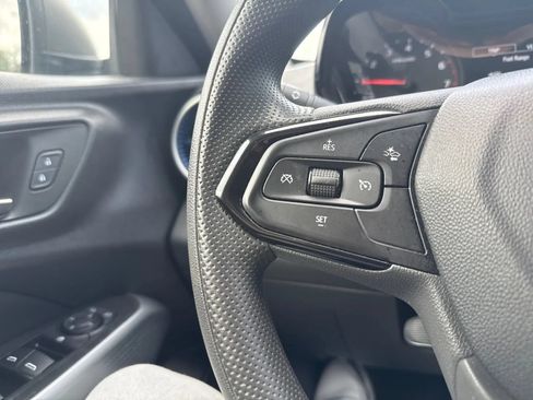 Used 2025 Chevrolet Trax LS FWD image 17