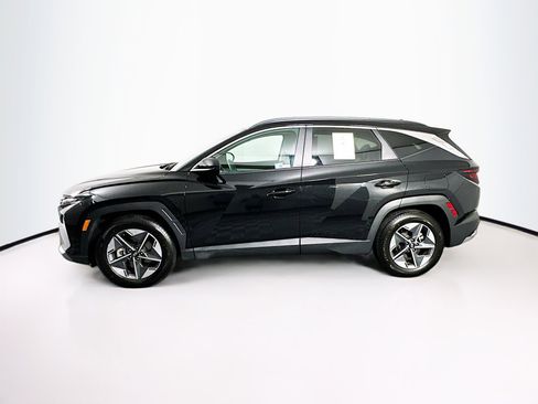 Used 2025 Hyundai Tucson SEL FWD image 4