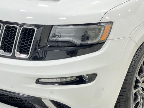 Used 2016 Jeep Grand Cherokee SRT image 33