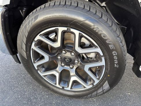 Used 2025 RAM 1500 Laramie image 38