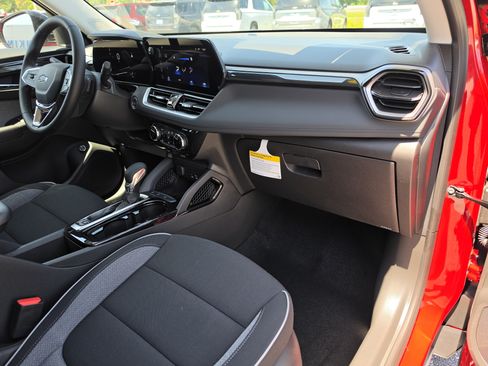 New 2026 Chevrolet TrailBlazer LT w/ Convenience Package FWD image 18