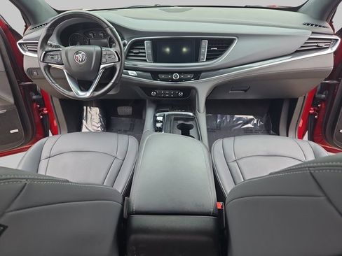 Used 2023 Buick Enclave Essence image 9