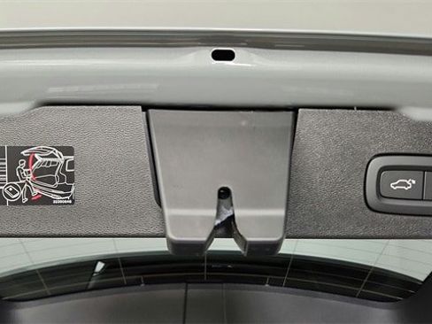Certified 2026 Volvo V60 B5 Cross Country Plus w/ Climate Package AWD/4WD image 43