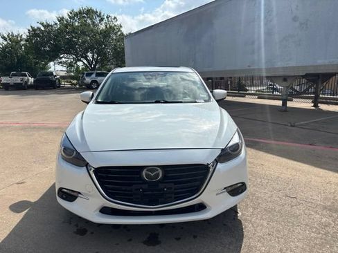 Used 2018 MAZDA MAZDA3 Grand Touring w/ Premium Equipment Package FWD image 2