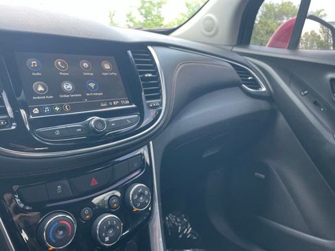 Used 2018 Chevrolet Trax Premier FWD image 17