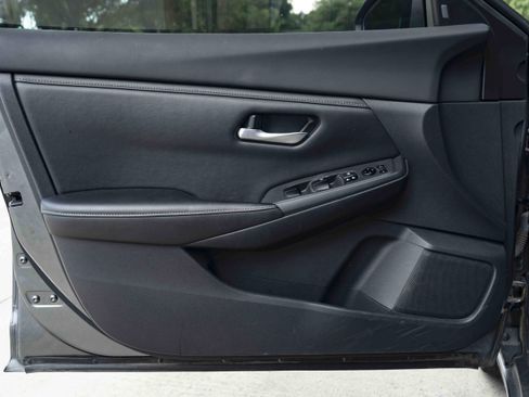 Used 2023 Nissan Sentra SV FWD image 34