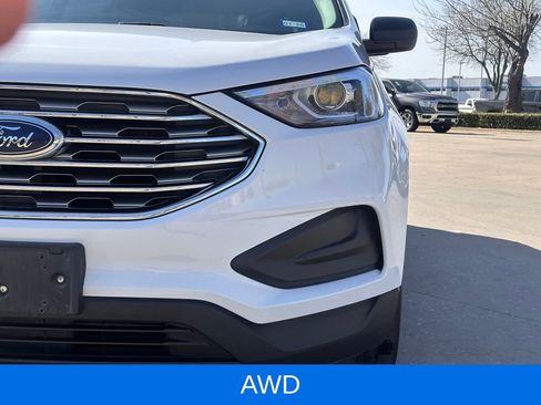 Used 2022 Ford Edge SE image 3