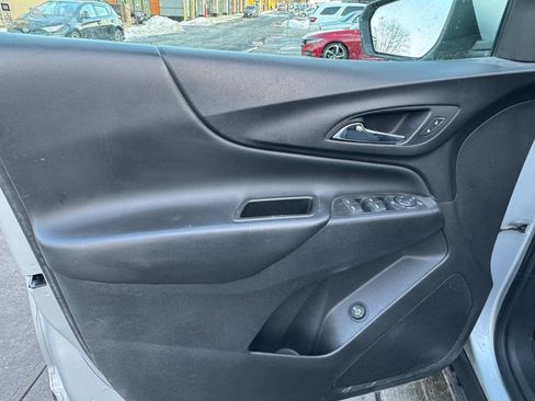 Used 2022 Chevrolet Equinox LT image 21