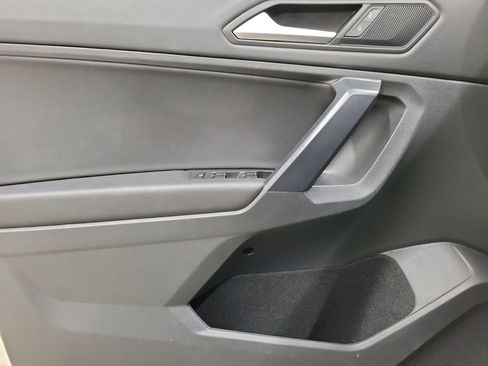 Used 2021 Volkswagen Tiguan SE R-Line image 20