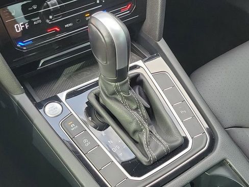Used 2022 Volkswagen Arteon SE FWD image 25