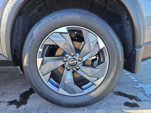 New 2026 Nissan Rogue SV FWD image 36