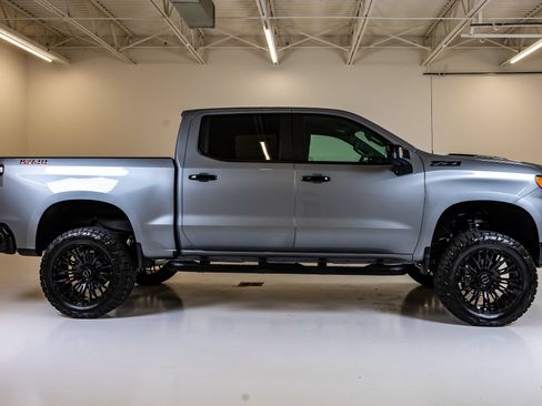 Used 2024 Chevrolet Silverado 1500 LT Trail Boss w/ LT Trail Boss Premium Package AWD/4WD image 11
