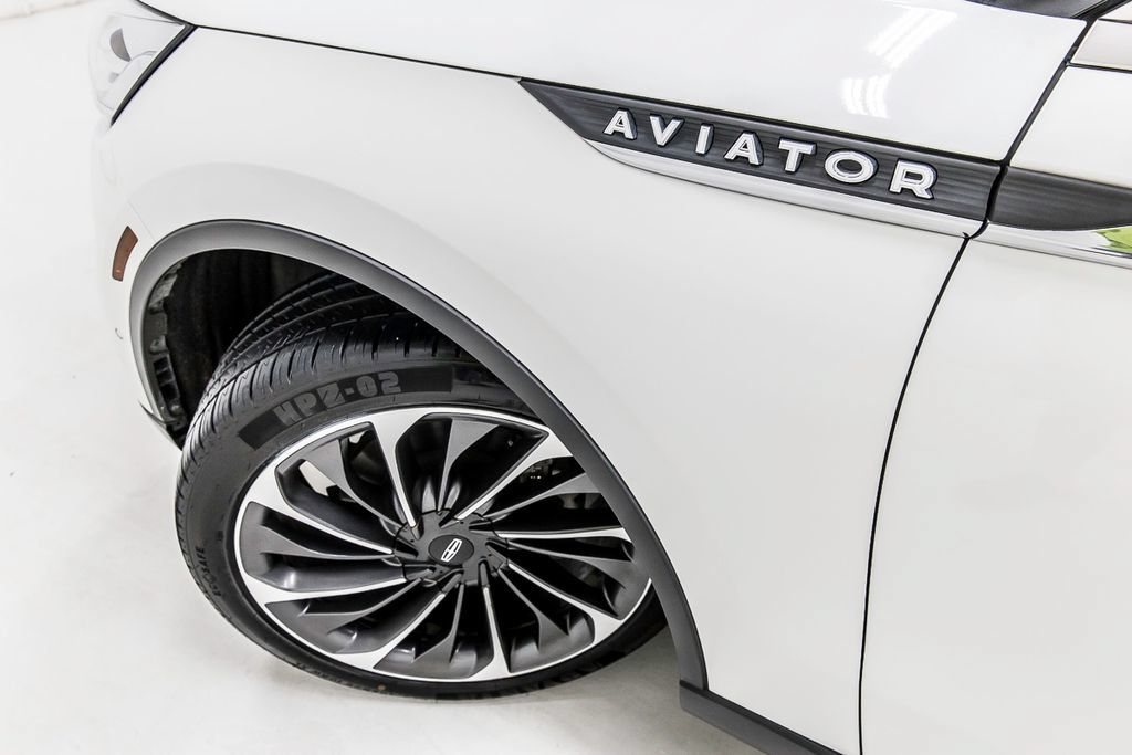 Used 2020 Lincoln Aviator Reserve w/ Equipment Group 202A AWD/4WD image 11