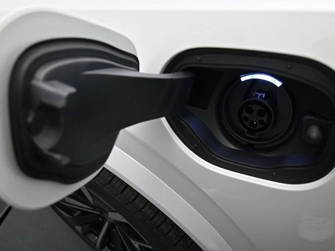 New 2026 Volvo XC90 T8 Ultra w/ Protection Package Premier image 13