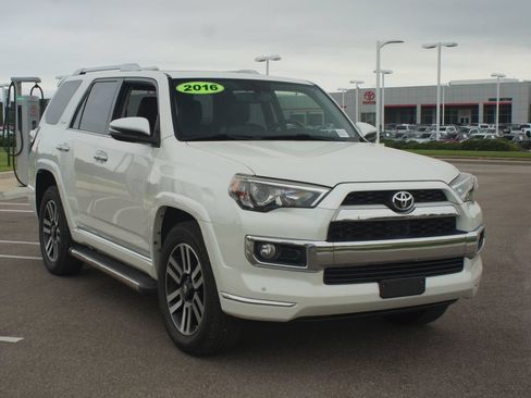 Used 2016 Toyota 4Runner Limited AWD/4WD image 2