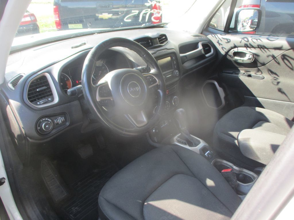 Used 2016 Jeep Renegade Latitude w/ Popular Equipment Group AWD/4WD image 11