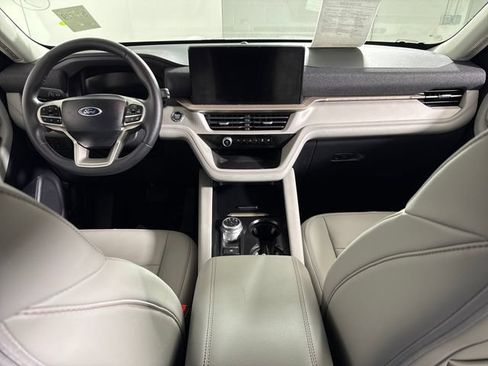Used 2025 Ford Explorer Active w/ Active Comfort Package AWD/4WD image 24