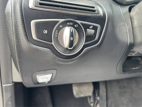 Used 2019 Mercedes-Benz C 300 4MATIC Sedan image 26