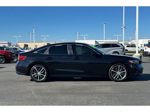 Used 2023 Honda Civic Touring image 3