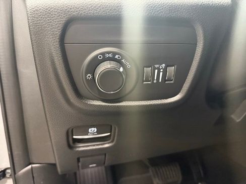 New 2025 Jeep Grand Cherokee Laredo w/ Luxury Tech Group I image 7