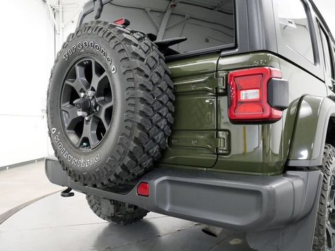 Used 2021 Jeep Wrangler Unlimited Sahara w/ LED Lighting Group AWD/4WD image 38