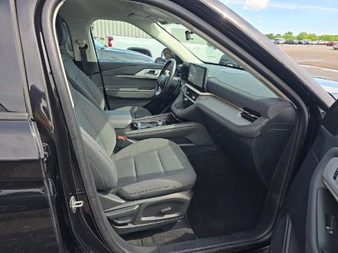 Used 2025 Ford Explorer Active AWD/4WD image 11