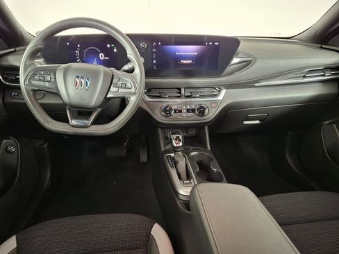 Used 2024 Buick Envista Preferred w/ Convenience II Package image 10