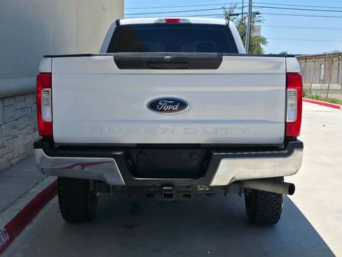 Used 2018 Ford F250 XL w/ Power Equipment Group AWD/4WD image 4