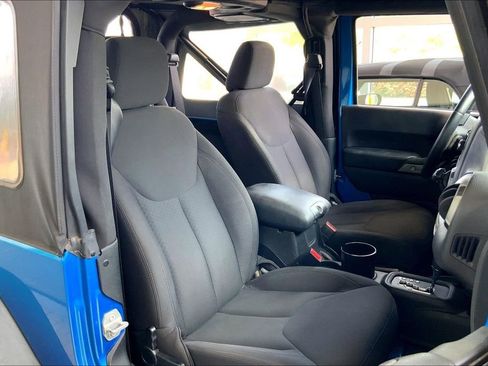 Used 2015 Jeep Wrangler Sport w/ Connectivity Group image 7