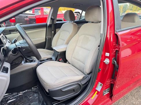 Used 2017 Hyundai Elantra SE FWD image 15