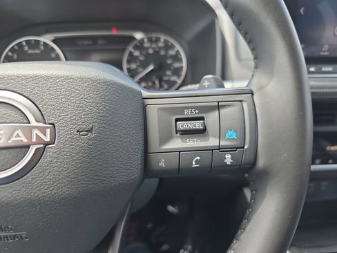 Used 2025 Nissan Rogue SV FWD image 21